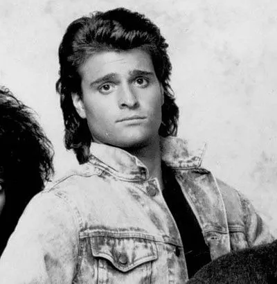 peter-deluise-21-jump-street-1987-photo-GC.webp