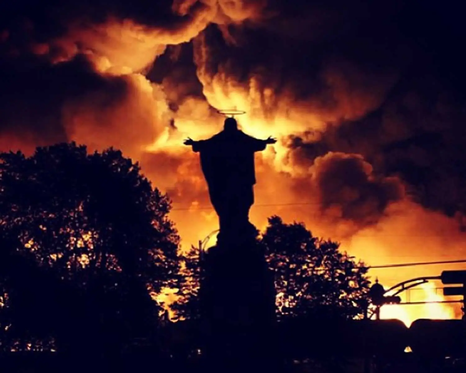 petroleum train explosion quebec.webp