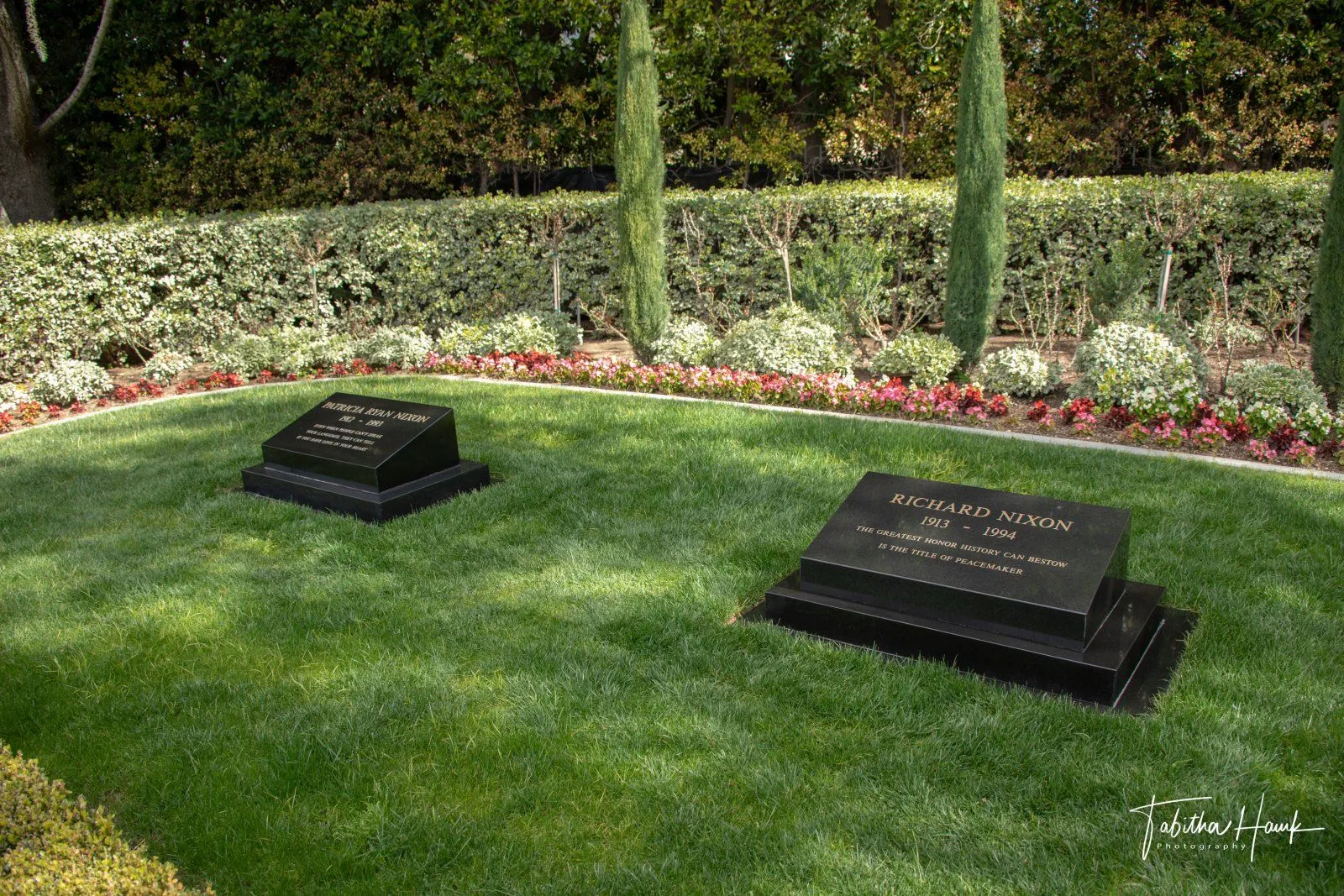 President-Richard-and-Patricia-Nixon-Grave.webp