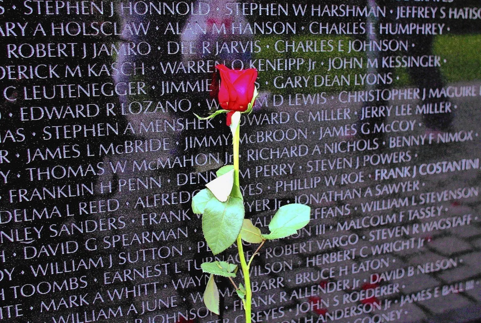 R.6de948cac338a2c55011eb4e1e86293d.jpg