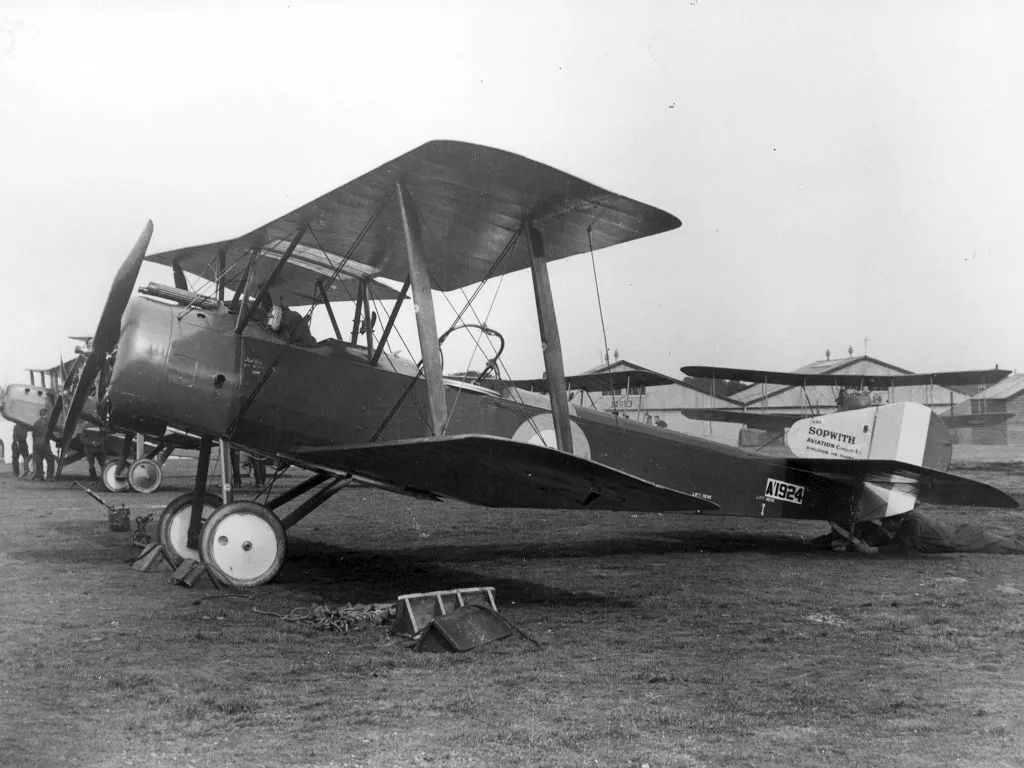 RAF_Sopwith_1_1-2_Strutter-1.webp