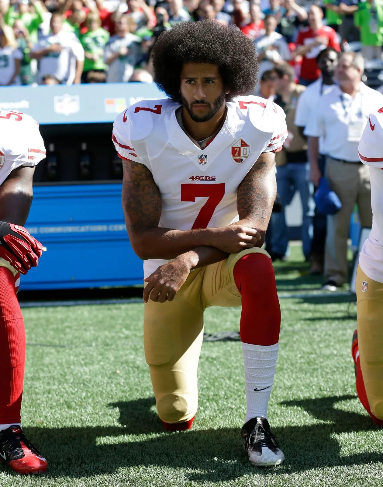 San-Francisco-49ers-football-Colin-Kaepernick-kneeling-2016.webp