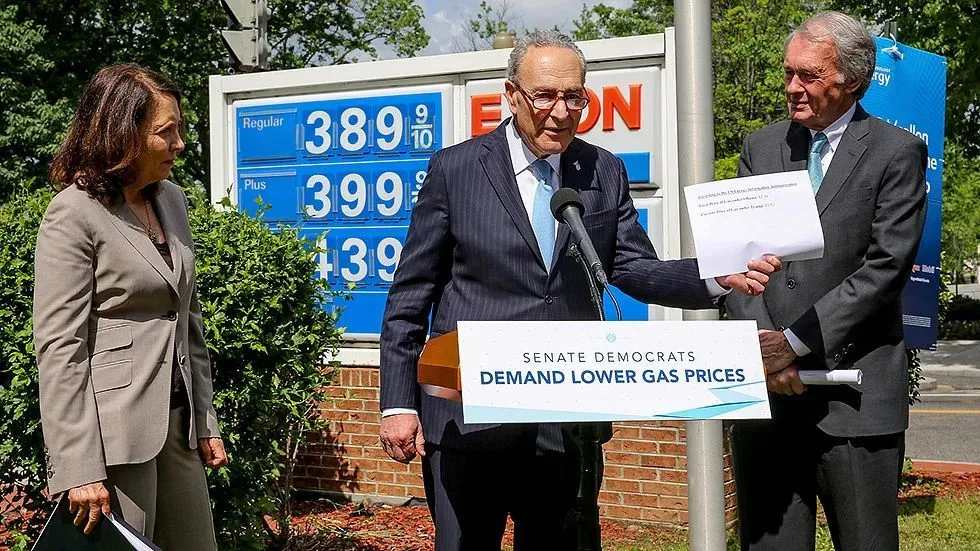 schumercharles_cantwellmaria_markeyedward_gas_prices_052318gn_lead.jpg