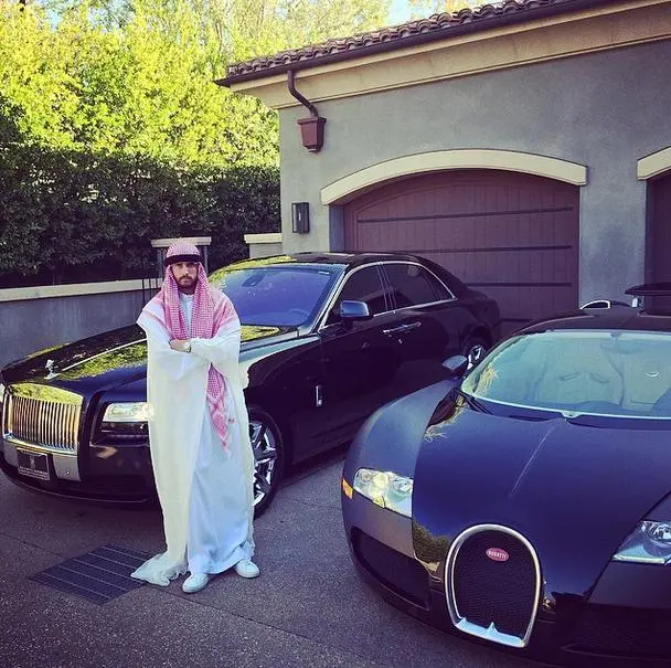 scott-disick-dresses-as-an-arab-prince-brags-about-his-million-dollar-rides-88426_1.webp