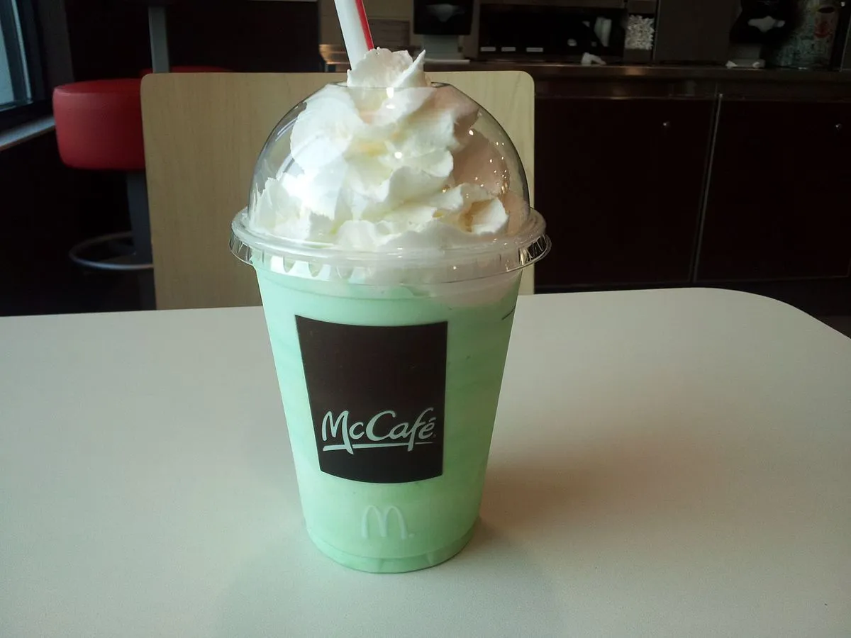 Shamrock_Shake_(6890328058).webp