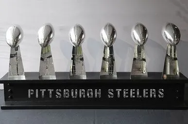 Six_SuperBowls_WEB__Trophys_104279.webp