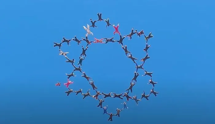 skydivers-star-of-David.webp