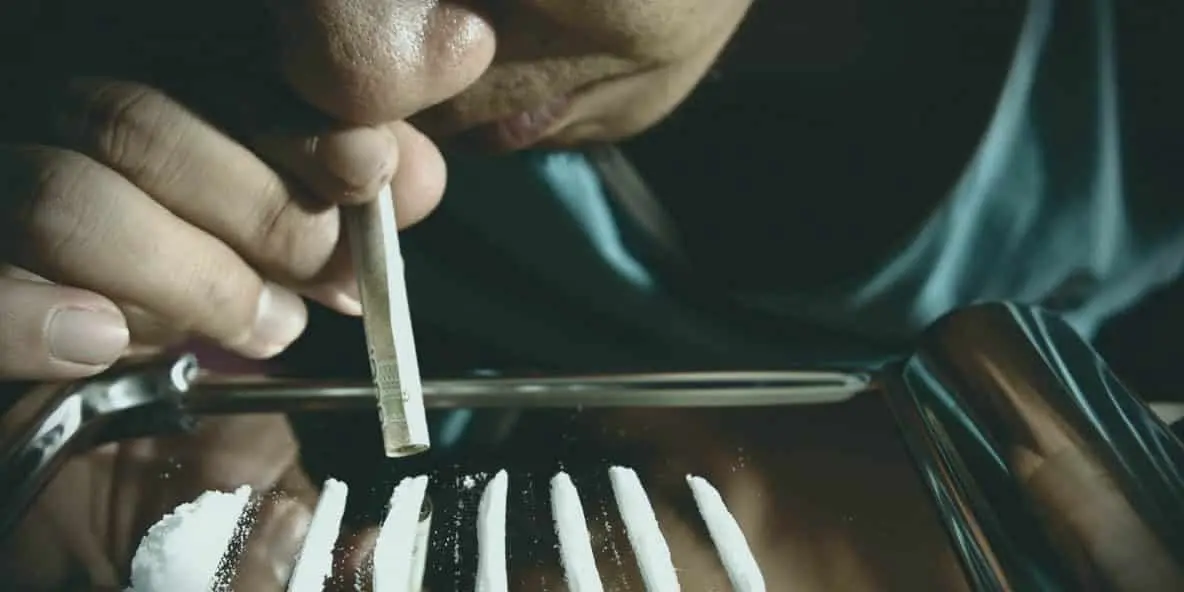 Snorting-Cocaine.webp