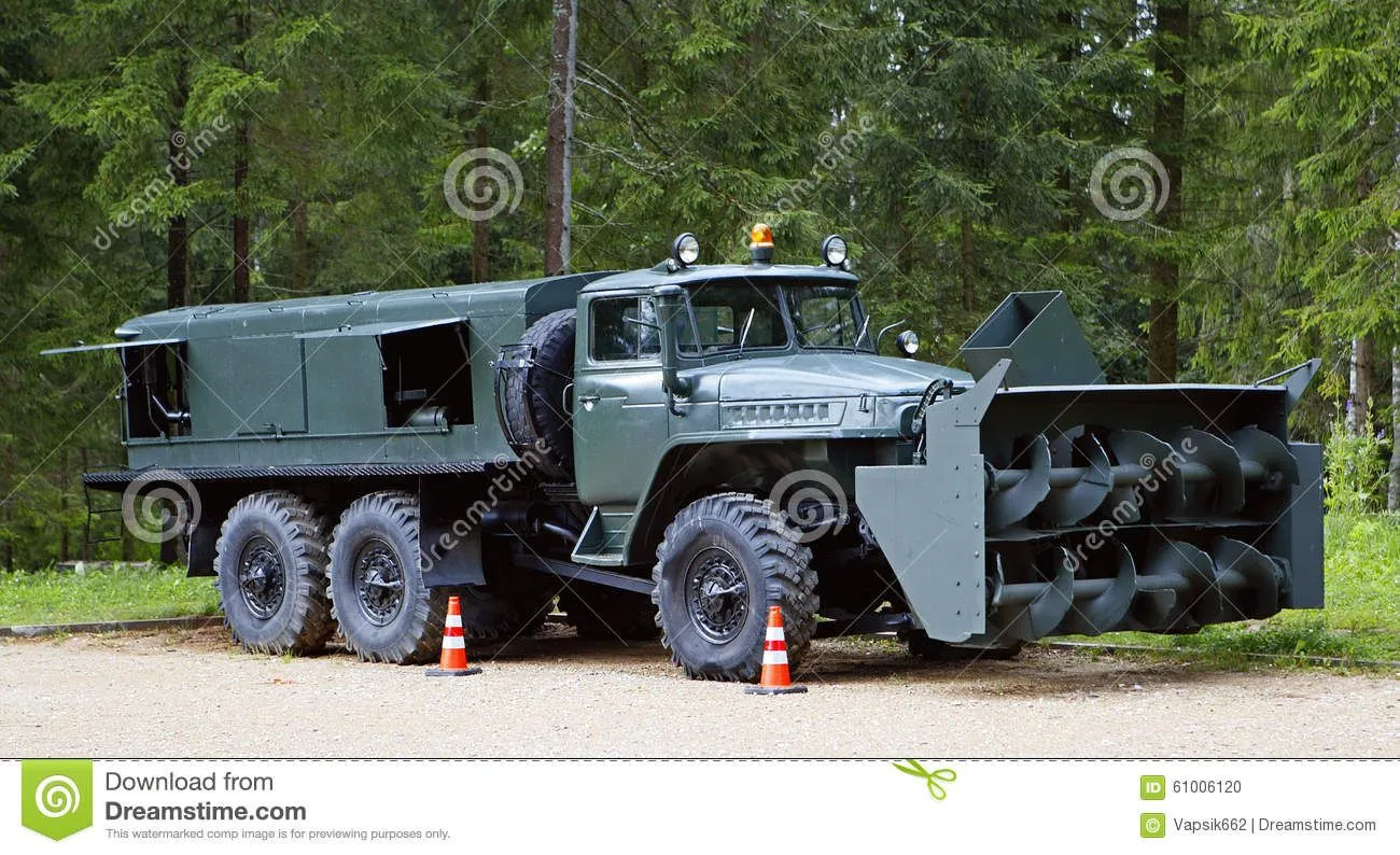 snow-removal-truck-new-military-snowplow-summer-made-soviet-union-61006120.jpg
