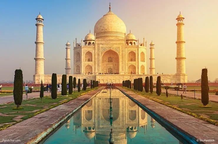 Taj-Mahal-in-sunrise-light-Agra-India.webp
