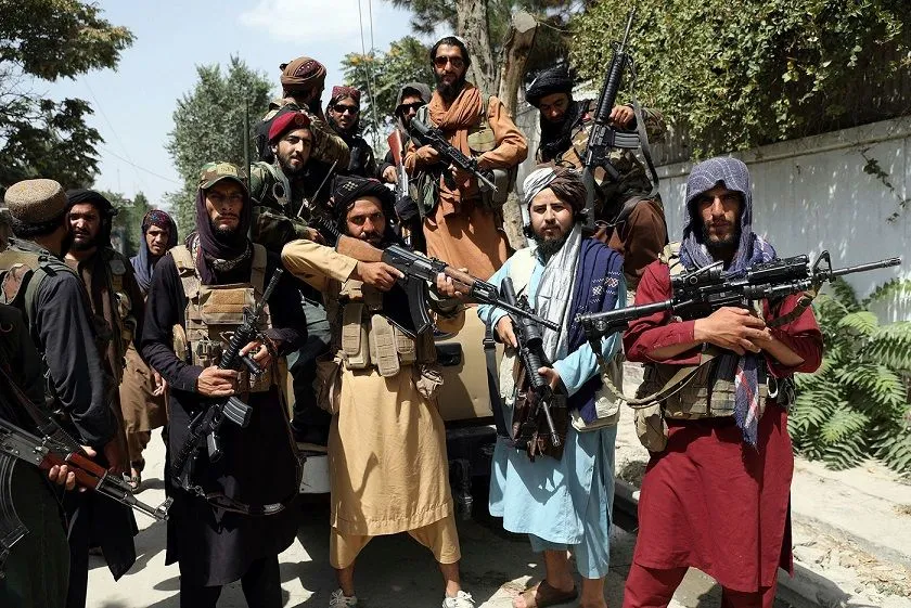 taliban-afghanistan-weapons-1.webp