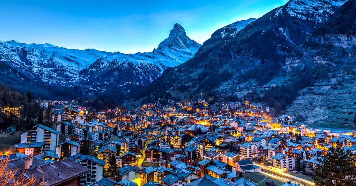Top-10-Christmas-Towns-and-Villages-in-Switzerland.webp