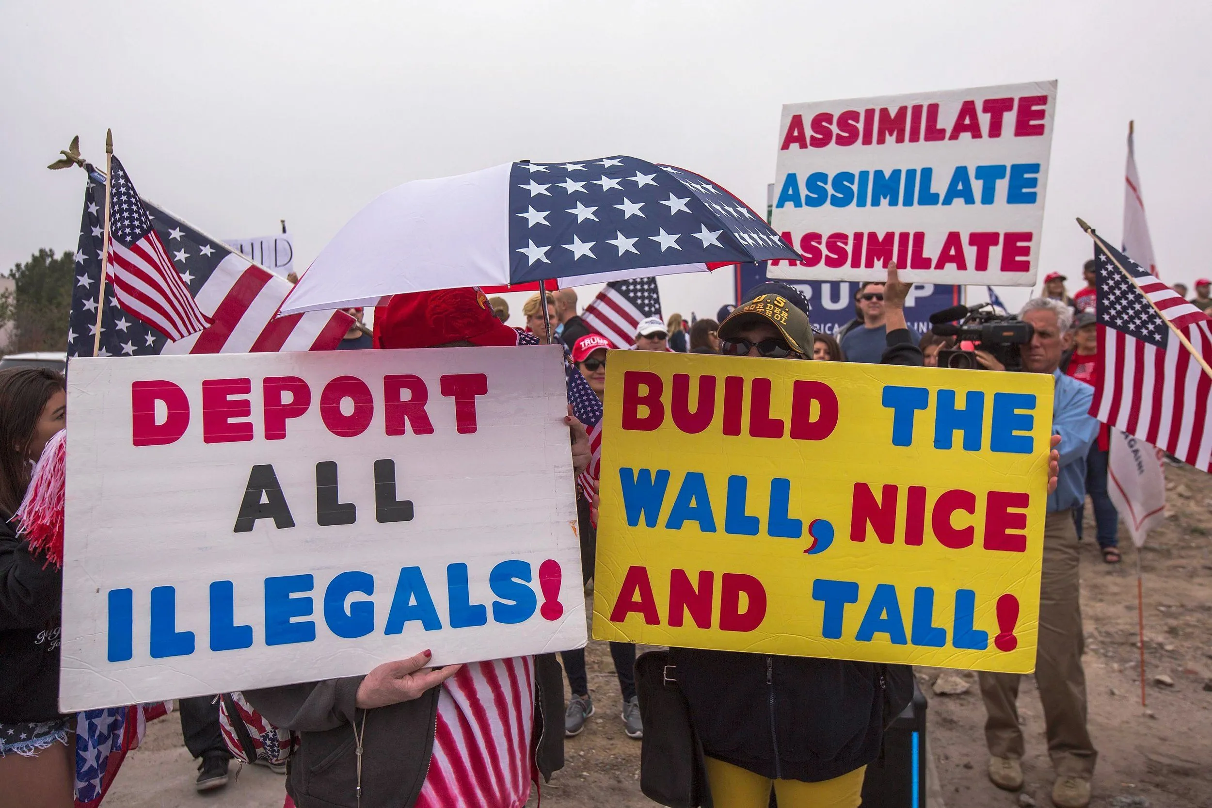 trump-border-wall-supporters-san-diego-funding.webp