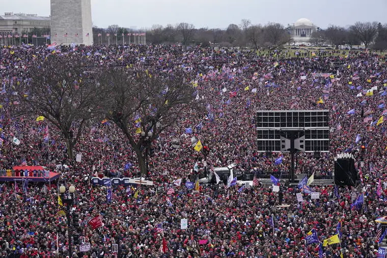 trump crowd.jpeg