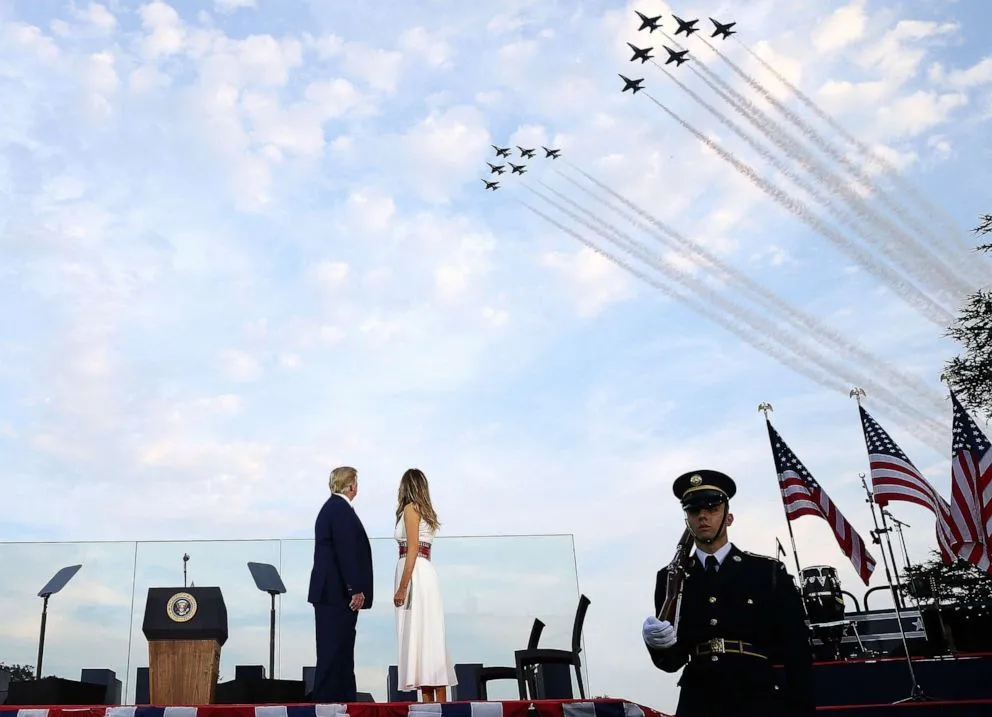 trump-flyover-mo_hpEmbed_20200704-202634_18x13_992.jpg