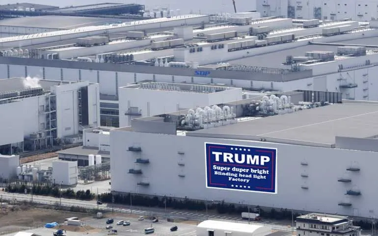 trump head lights.webp