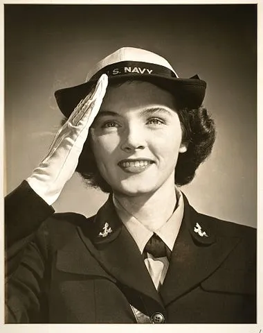 U.S._Navy_WAVES,_Woman_Accepted_for_Volunteer_Emergency_Service_(3333258539).webp