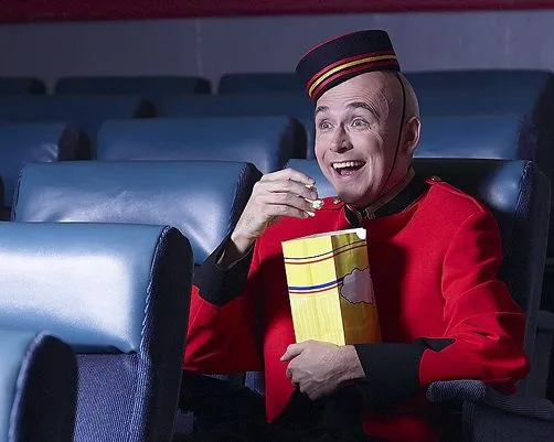 usher-eating-popcorn.webp