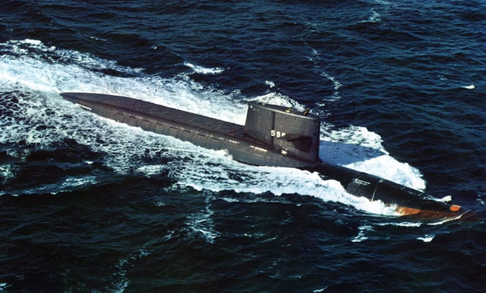 USS_George_Washington_(SSBN-598)_underway_at_sea,_circa_in_the_1970s.webp