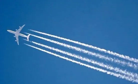 vapour-trail-jet-airliner.webp