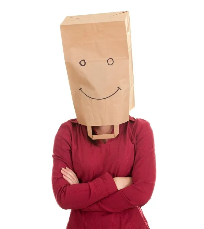 Woman-with-paper-bag-over-head.webp