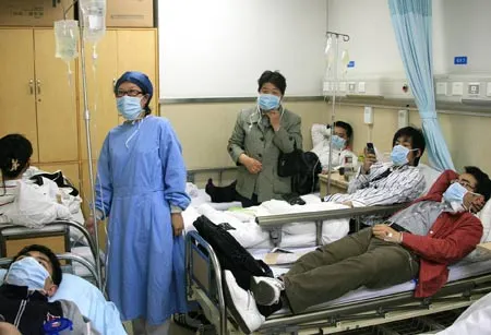 Xinhua-hospital-picture_2009-passengers-from-Mexico-quarantined.webp
