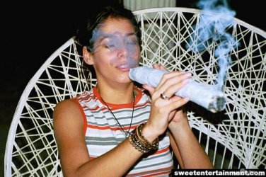$dwingdwang_massive_huge_joint_weed_chronic_marijuana_pot_hot_girl_smoking_smoke_cigarette_sexy_b.jp