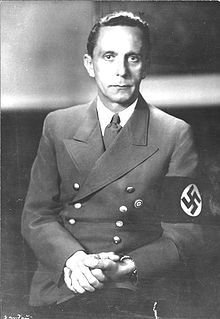 $220px-Bundesarchiv_Bild_183-1989-0821-502,_Joseph_Goebbels.jpg