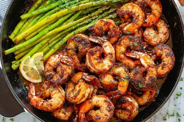 Blackened-Shrimp-and-Asparagus-Skillet-1.webp