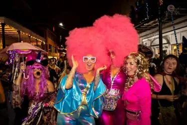 Halloween-on-Frenchmen-St-New-Orleans-08681-1170x780-1-scaled.webp