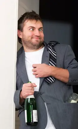 drunk-guy-bottle-vine-39282156.webp