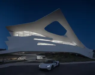 Coll Ultra Modern Residence.webp