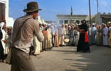indy-vs-gun-with-big-knife.webp
