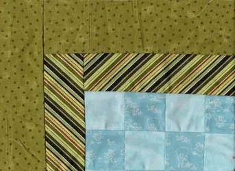 $Finished Tree quilt outer border 8.31, 2012.webp