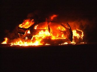 $car-on-fire_100178747_m.jpg