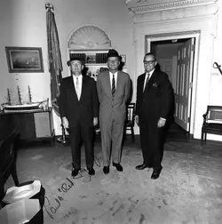 ST-414-1-63 autographed.webp