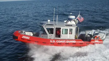 Coast_Guard_25ft_Boat_generic_1459615716451_1336760_ver1_0.webp