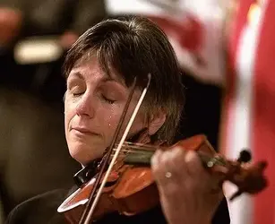 $violiniscrying.webp