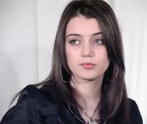 $9202a8c04000641f8000000000e27776_errorid=chechen girl.webp