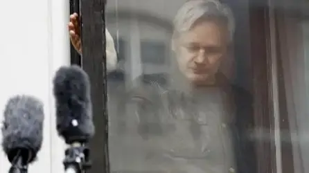 Julian-Assange.webp