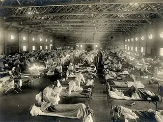 Emergency_hospital_during_Influenza_epidemic,_Camp_Funston,_Kansas_-_NCP_1603.webp