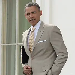 19-barack-obama-tan-suit_w700_h700.webp 19-barack-obama-tan-suit_w700_h700.webp