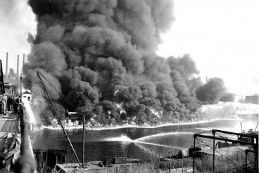 z-cayuhoga-river-fire.jpg