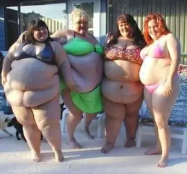$fat_woman_in_bikinis.webp