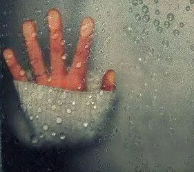 Kimmy rainy hand.webp