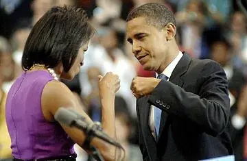 360_obama_fist_bump_0605.webp 360_obama_fist_bump_0605.webp