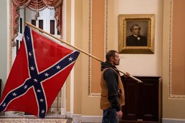 capitol-insurrectionists-confederate-flag-twitter--1200x799.webp capitol-insurrectionists-confederate-flag-twitter--1200x799.webp