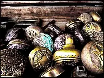 $antique-door-knobs.webp