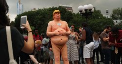 Trump naked statue..jpg