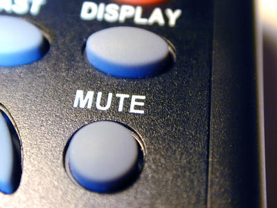 remote_mute_button_fig.jpg